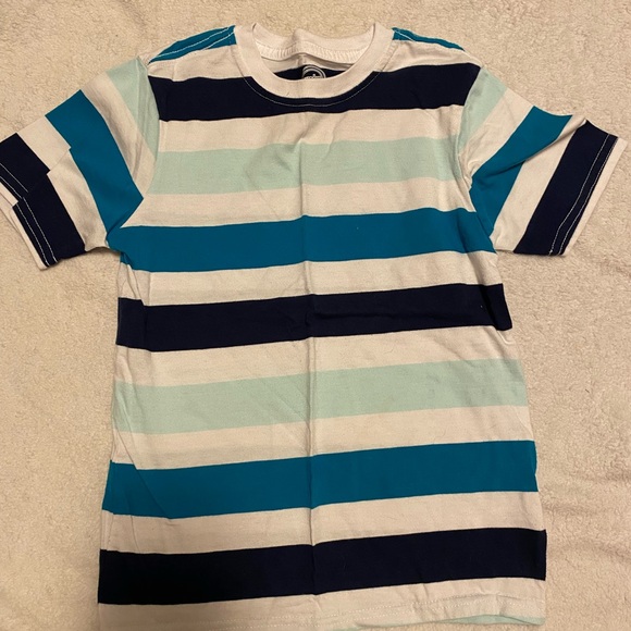 Boys size 8 short sleeve shirt - Picture 1 of 2